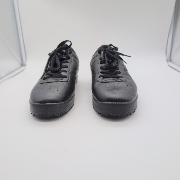 Fila Black Sneakers Sz 11 Sleek Minimalist Design Working Comfort Shoes - Picture 2 of 11